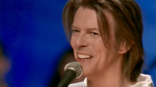  Histórica actuación de David Bowie en 