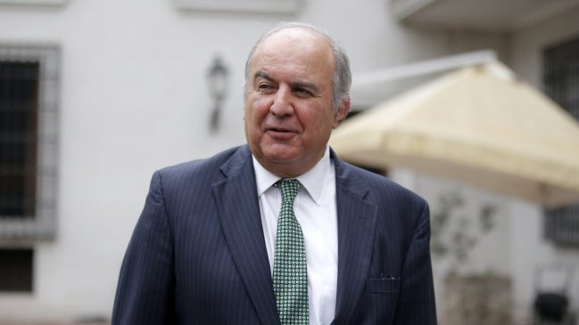 Ex ministro Mayol se burló de las denuncias de abusos cometidos por sacerdotes