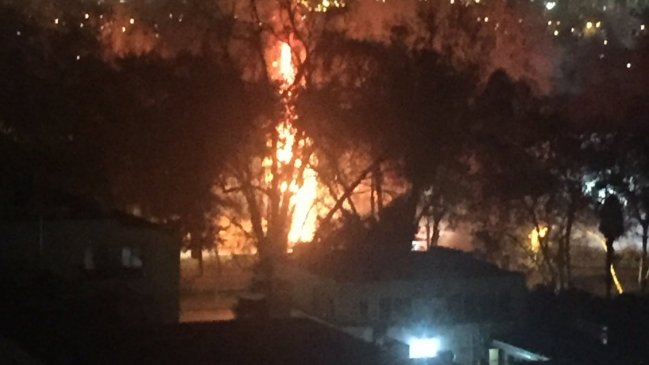 Encapuchados levantaron barricadas en los alrededores de la UMCE