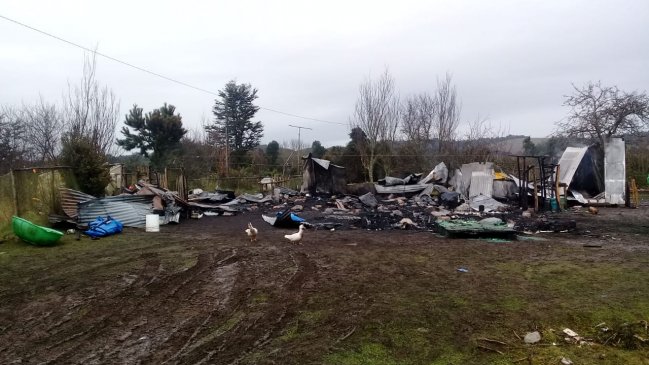 Dos jóvenes hermanos murieron en un incendio en apartada isla de Chiloé