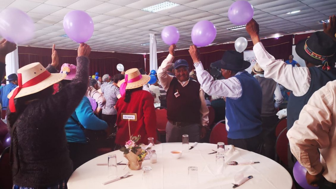 Adultos mayores de Tarapacá participan de encuentro en Matilla
