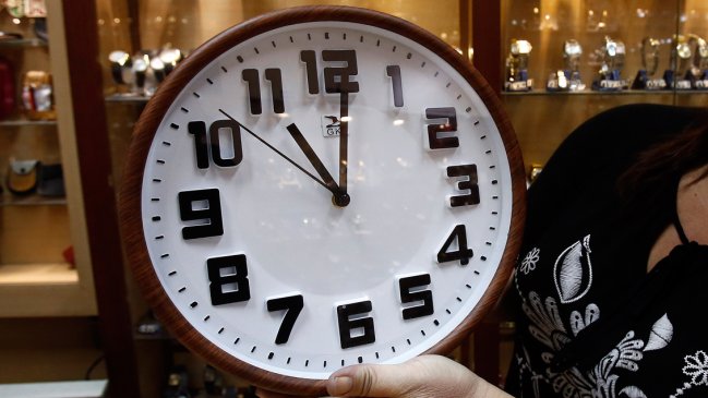 Agencia de Calidad: Uno de cada cuatro niños de 4° básico no sabe leer un reloj analógico