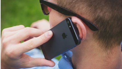 Consumidores demandaron a Apple y Samsung por 