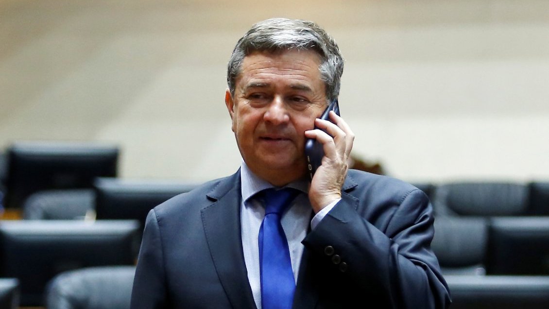 Senador Coloma se querellará por ataque a su oficina: 