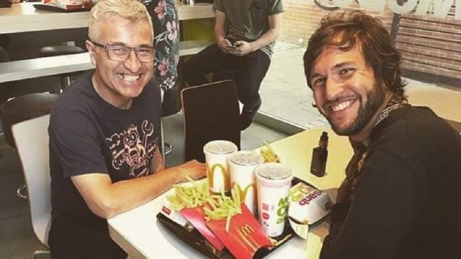  Yáñez por foto con Jorge González en McDonalds: 