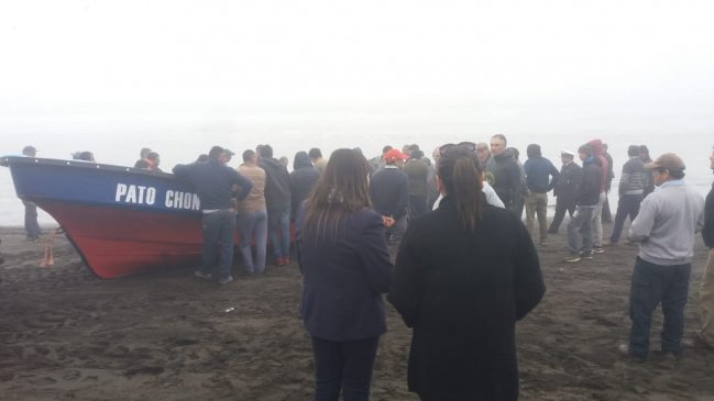 Pescador se encuentra desaparecido tras volcar embarcación en Vichuquén