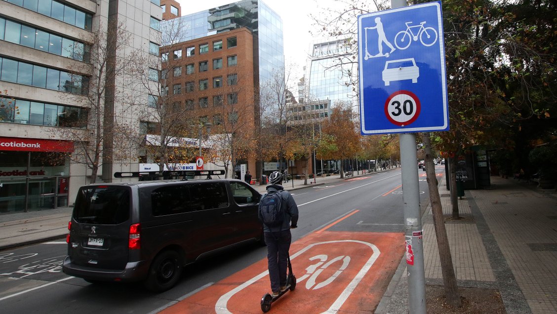 Sondeo: Un 84% pide establecer una edad mínima para utilizar scooters eléctricos