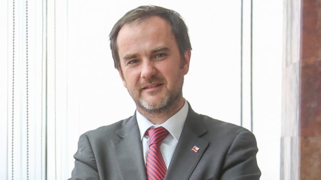 Por prevaricación y negociación incompatible: Fiscalía investigará a director de Sernageomin