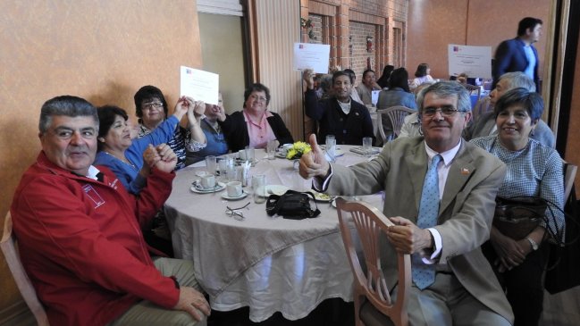 Abuelitos de Atacama podrán viajar gracias a fondo estatal