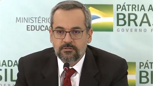 Paradójico: Ministro de Educación de Brasil envió un comunicado con faltas de ortografía
