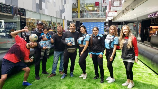 En Mall Zofri relanzan el álbum de Deportes Iquique