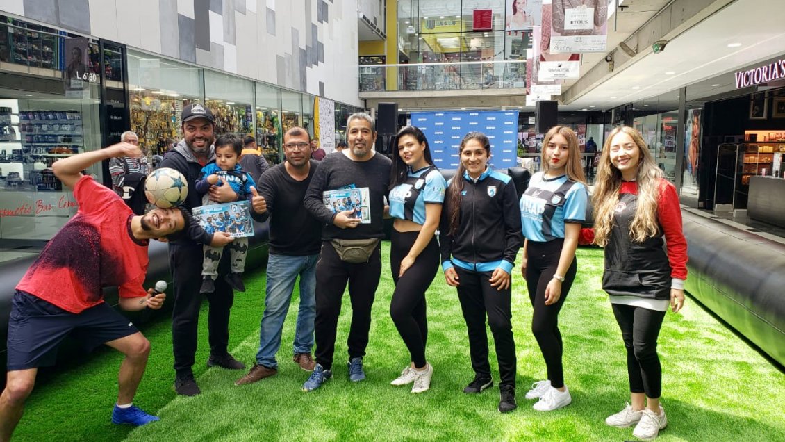 En Mall Zofri relanzan el álbum de Deportes Iquique