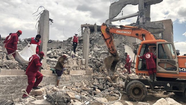 Más de 60 muertos en bombardeo contra una prisión hutí en Yemen