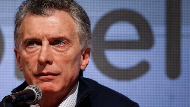 Argentina impone controles monetarios para intentar frenar la crisis