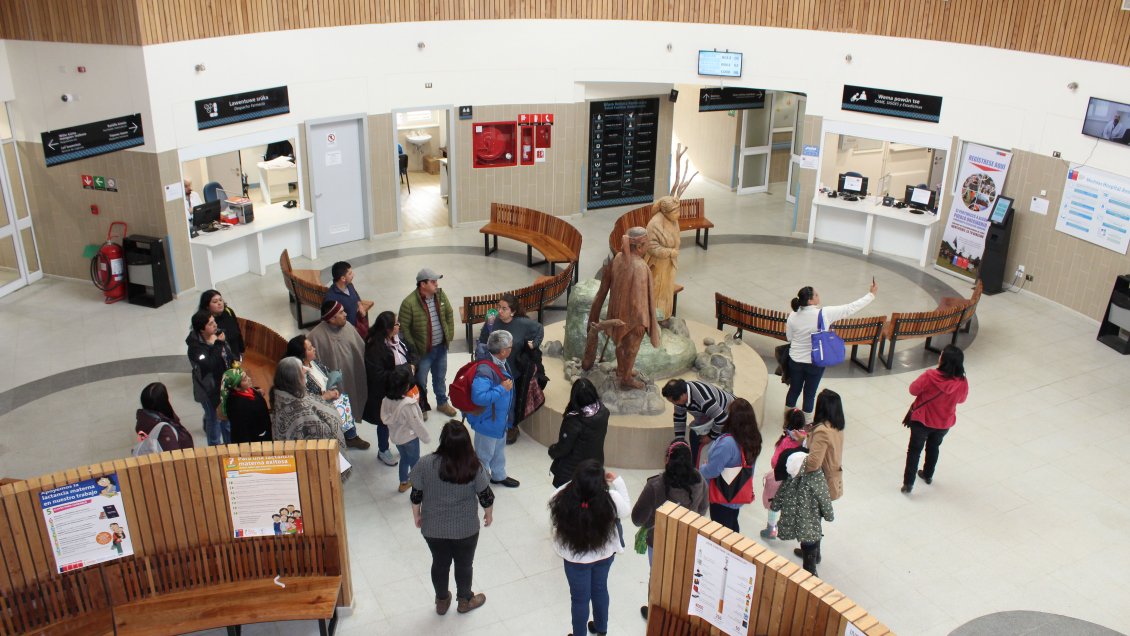 Comunidad isleña de Calbuco conoció hospital intercultural en San Juan de la Costa