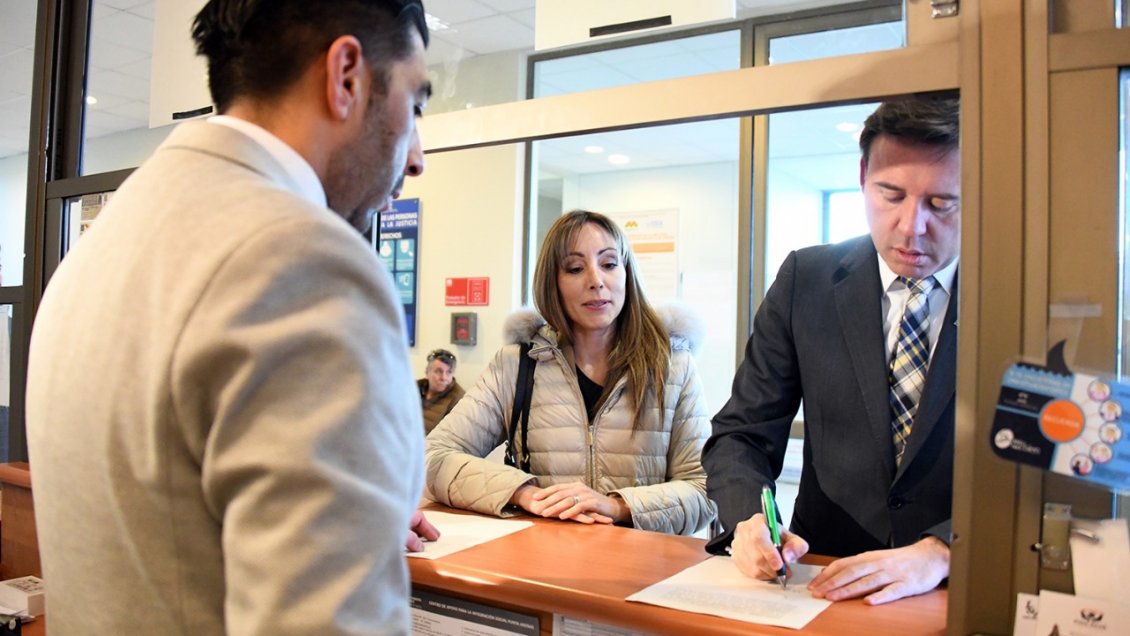 Presentan querella por rayados en el frontis de la Municipalidad de Punta Arenas