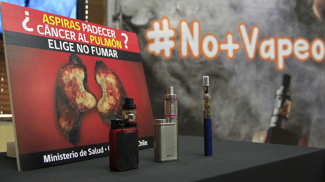 Minsal quiere que vaporizadores tengan la misma regulación que el tabaco