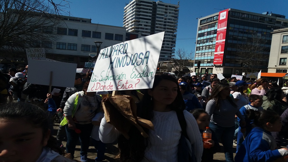 Instituto de San Pedro de La Paz marchó para pedir que no los desalojen