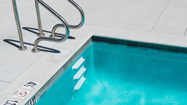 Joven fue a un casting porno y murió ahogado en una piscina