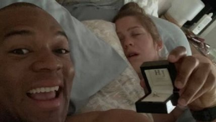  Le propuso matrimonio a su polola por todo un mes sin que supiera  