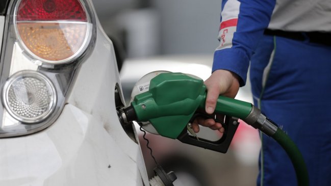 Precio de las bencinas tendrá una variación mixta desde este jueves