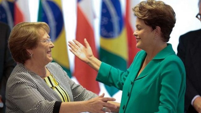  Rousseff defiende a Bachelet: Bolsonaro superó límites de bajeza y sordidez  
