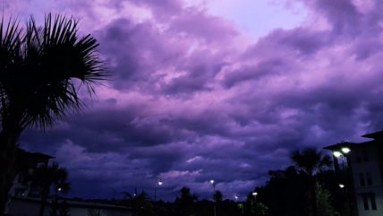 Huracán Dorian hizo que el cielo se pusiera morado en Florida, EE.UU.