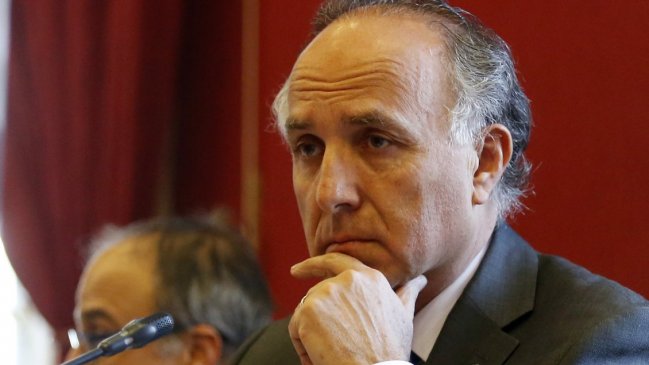 Canciller Ribera le reiteró a Juan Guaidó apoyo de Chile a la 