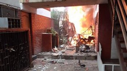  Estupor de vecinos tras caída de avioneta sobre un condominio  