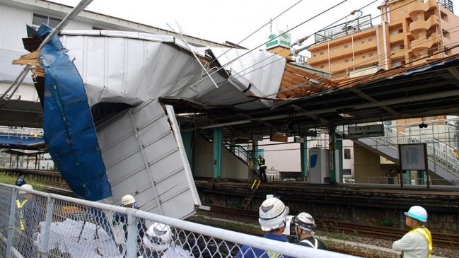  Un muerto y decenas de heridos por paso de un nuevo tifón en Japón  