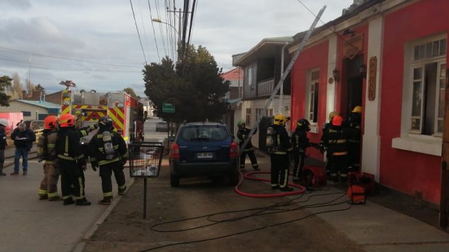 Incendio afectó a hostal de Punta Arenas