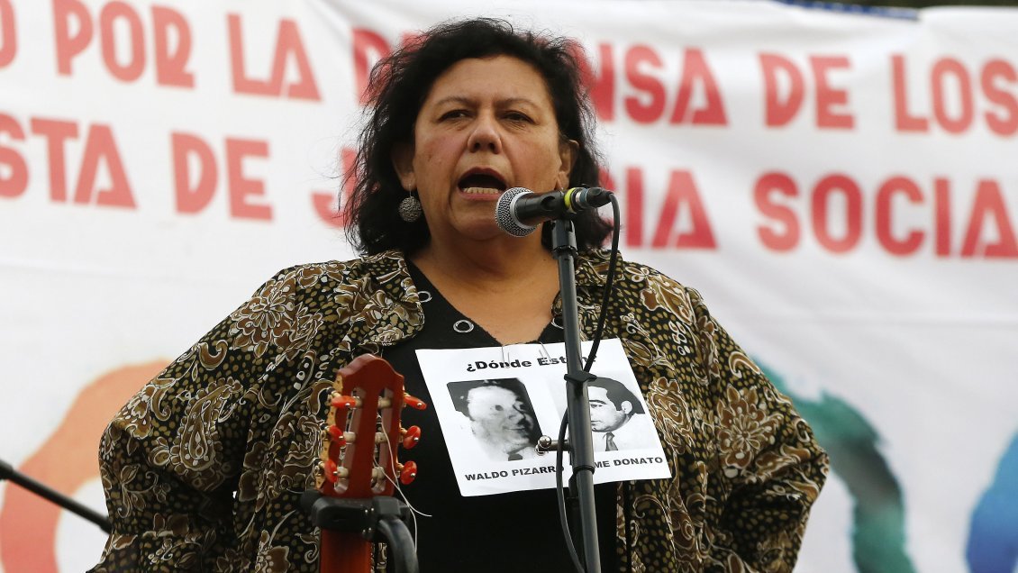 AFDD anunció acciones legales contra El Mercurio por inserto pinochetista