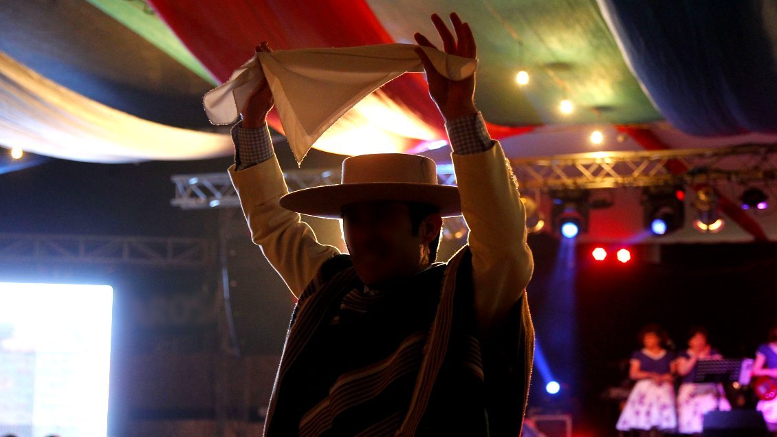 Puente Alto: Delincuentes irrumpen en kermés escolar en la misma calle de la masacre