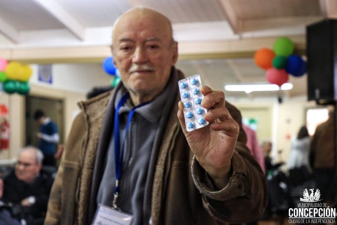 Adultos mayores de Concepción recibirán viagra y lubricantes