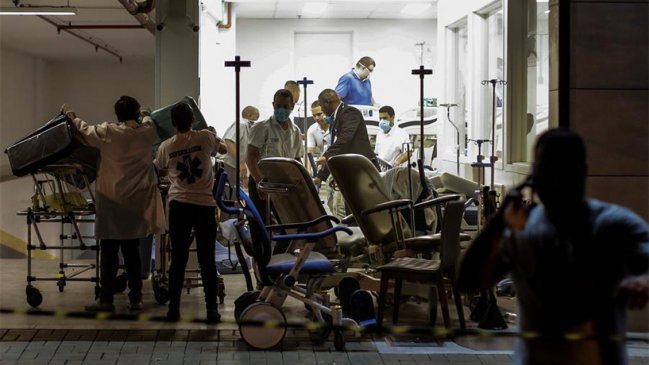 Un muerto en incendio en un hospital de Río, que fue evacuado de urgencia