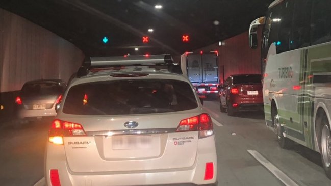 Accidente causa gigantesca congestión en Costanera Norte