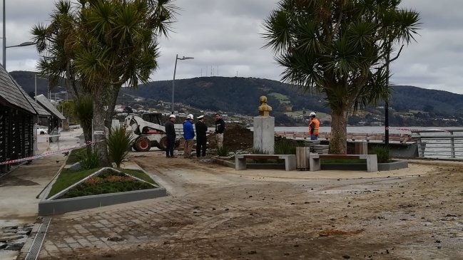 Fiscalía inicia indagatoria tras vertimiento de aguas servidas en la bahía de Ancud