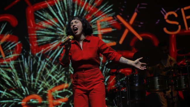 Explosivo show de Mon Laferte cerró la 