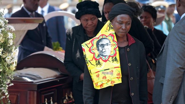  Zimbabue da multitudinario funeral a Mugabe  