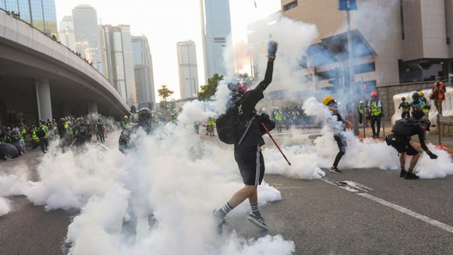 Hong Kong: Protesta prohibida logró multitudinario apoyo