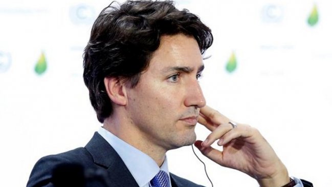  Justin Trudeau reconoció vieja foto racista y pidió perdón  