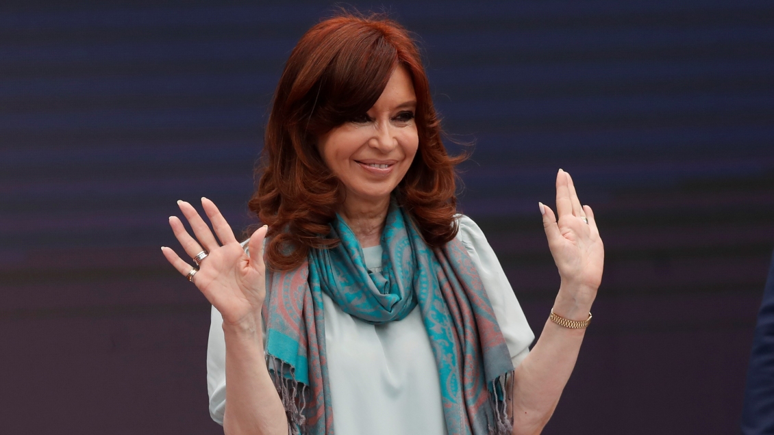 Juez lleva a juicio a Cristina Fernández en plena campaña electoral