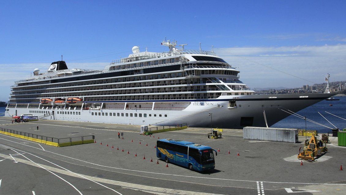 Comenzó temporada de cruceros en Magallanes: Autoridades pronostican cifra record de pasajeros