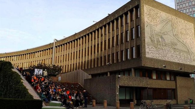  Noruegos buscan evitar demolición de edificio con murales de Picasso  