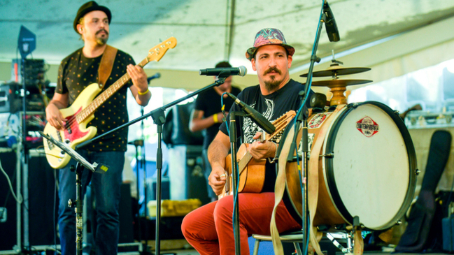 Banda Tambobrass anunció gira por Santiago