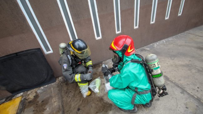 Derrame de ácido muriático al interior de un taxi movilizó a Bomberos en Iquique