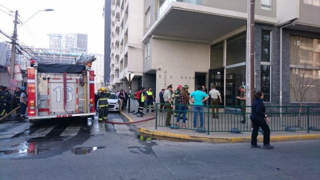 Incendio obligó a evacuar un edificio en Estación Central