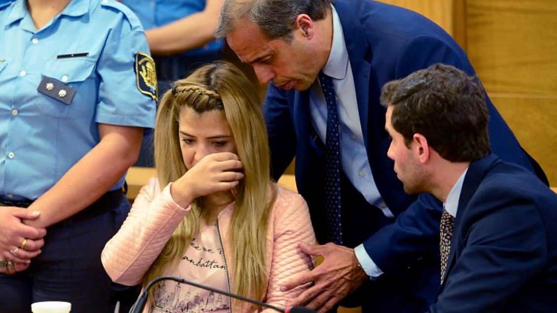 Trece años de cárcel para mujer que cortó el pene a su amante con tijeras de podar