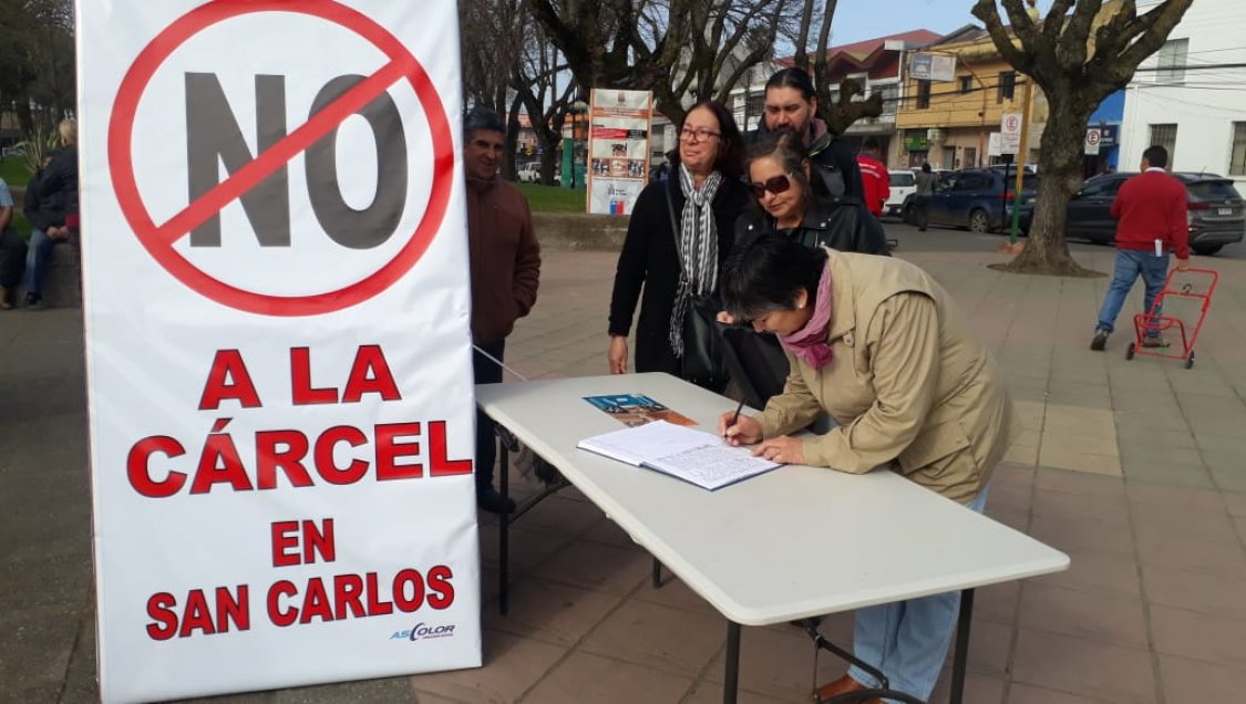 Vecinos protestan contra anuncio de construcción de cárcel regional en San Carlos