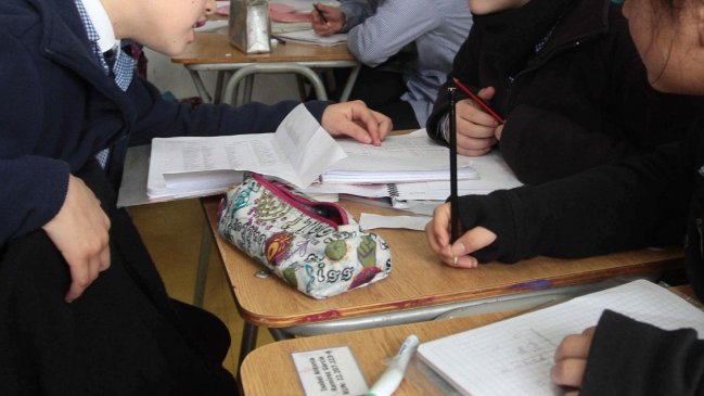 Comisión del Senado reactivó debate del proyecto que regula tareas escolares